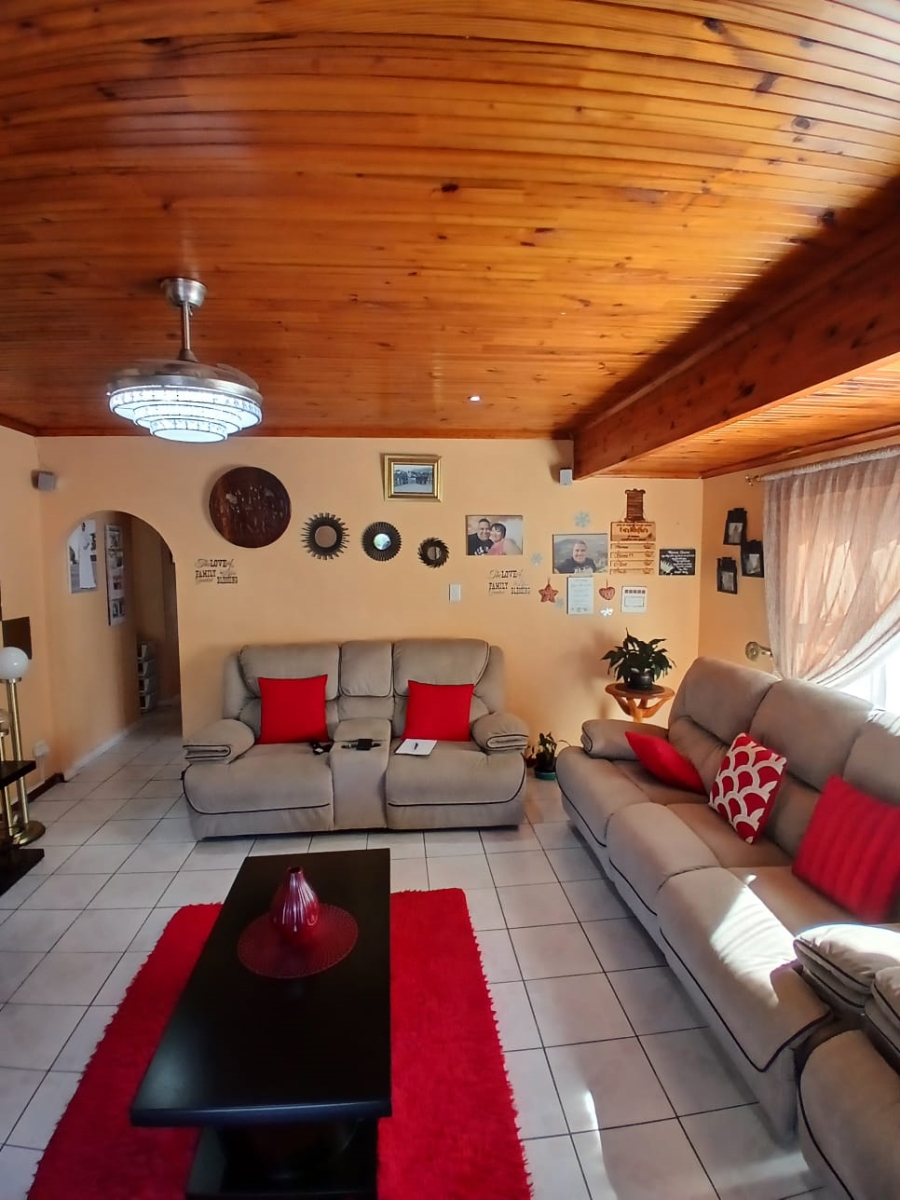 4 Bedroom Property for Sale in Amalinda Eastern Cape